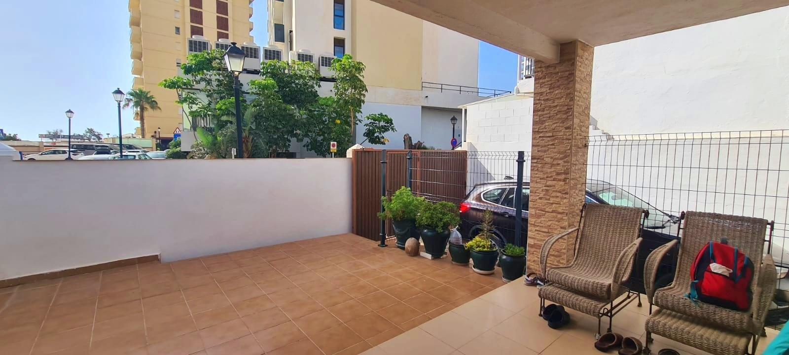 Imagen 3 Casa Aislada en venta en Fuengirola / Segunda linea de playa