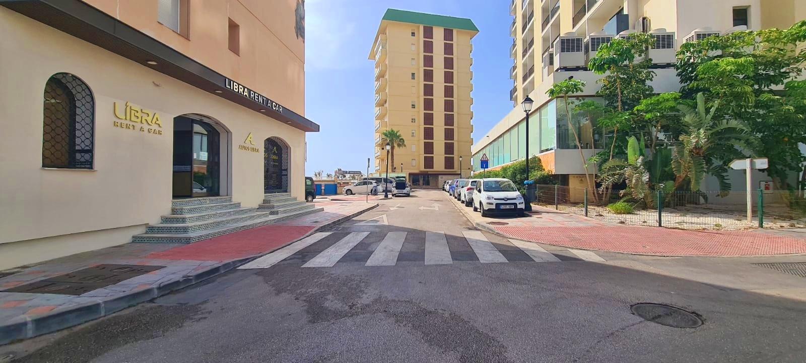 Imagen 22 Casa Aislada en venta en Fuengirola / Segunda linea de playa
