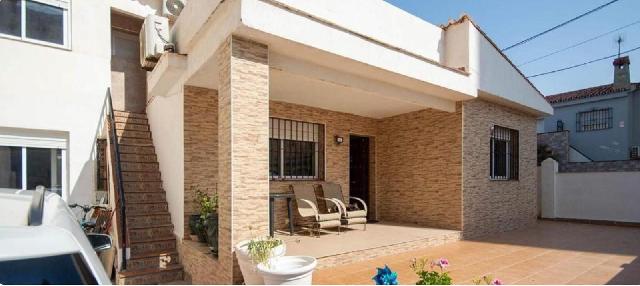 Imagen 2 Inmueble 304122 - Casa Adosada en venta en Fuengirola / Segunda linea de playa