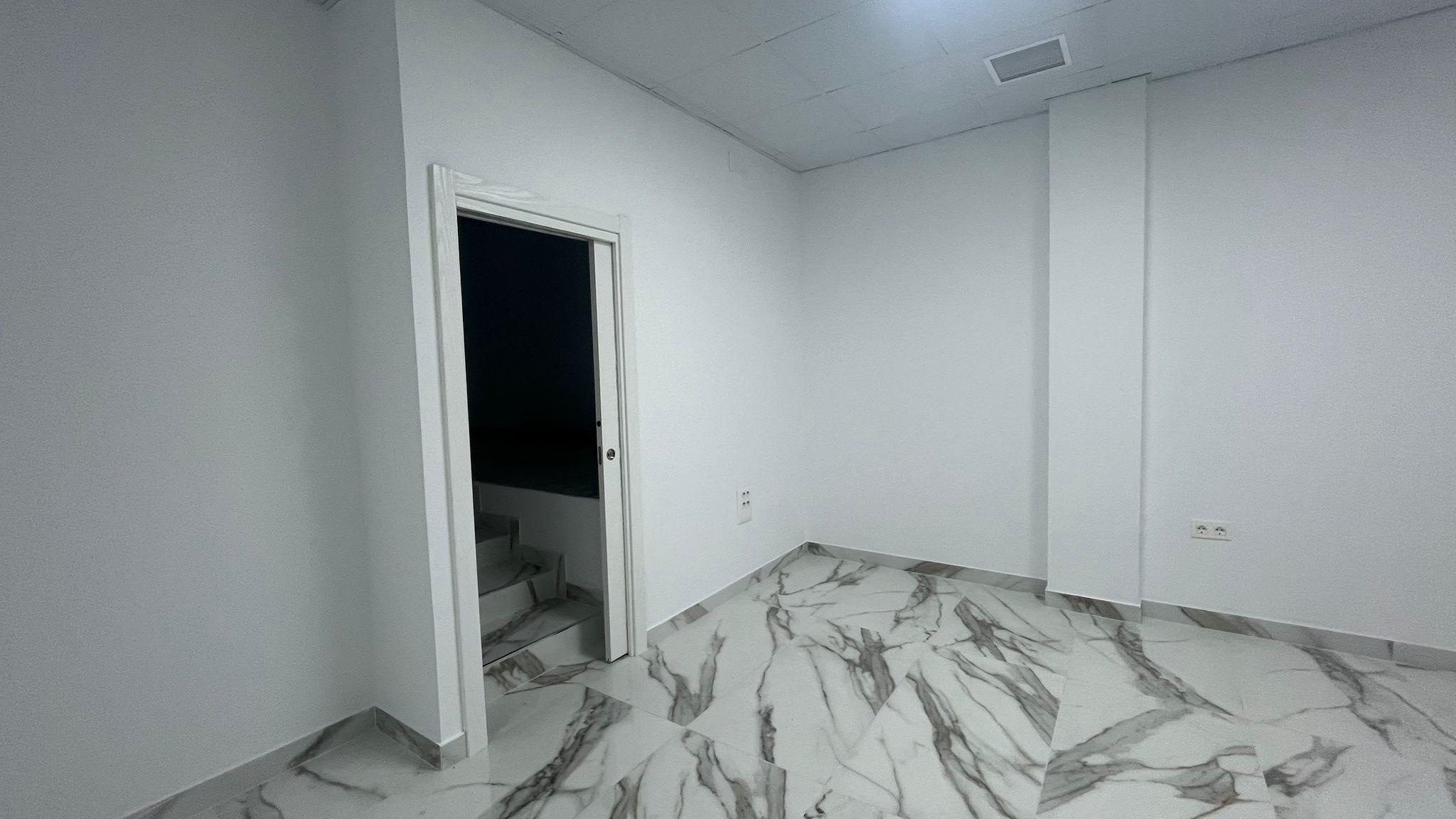 Imagen 6 Local Comercial en alquiler en Fuengirola / Zona Edificio Milan- Fuengirola