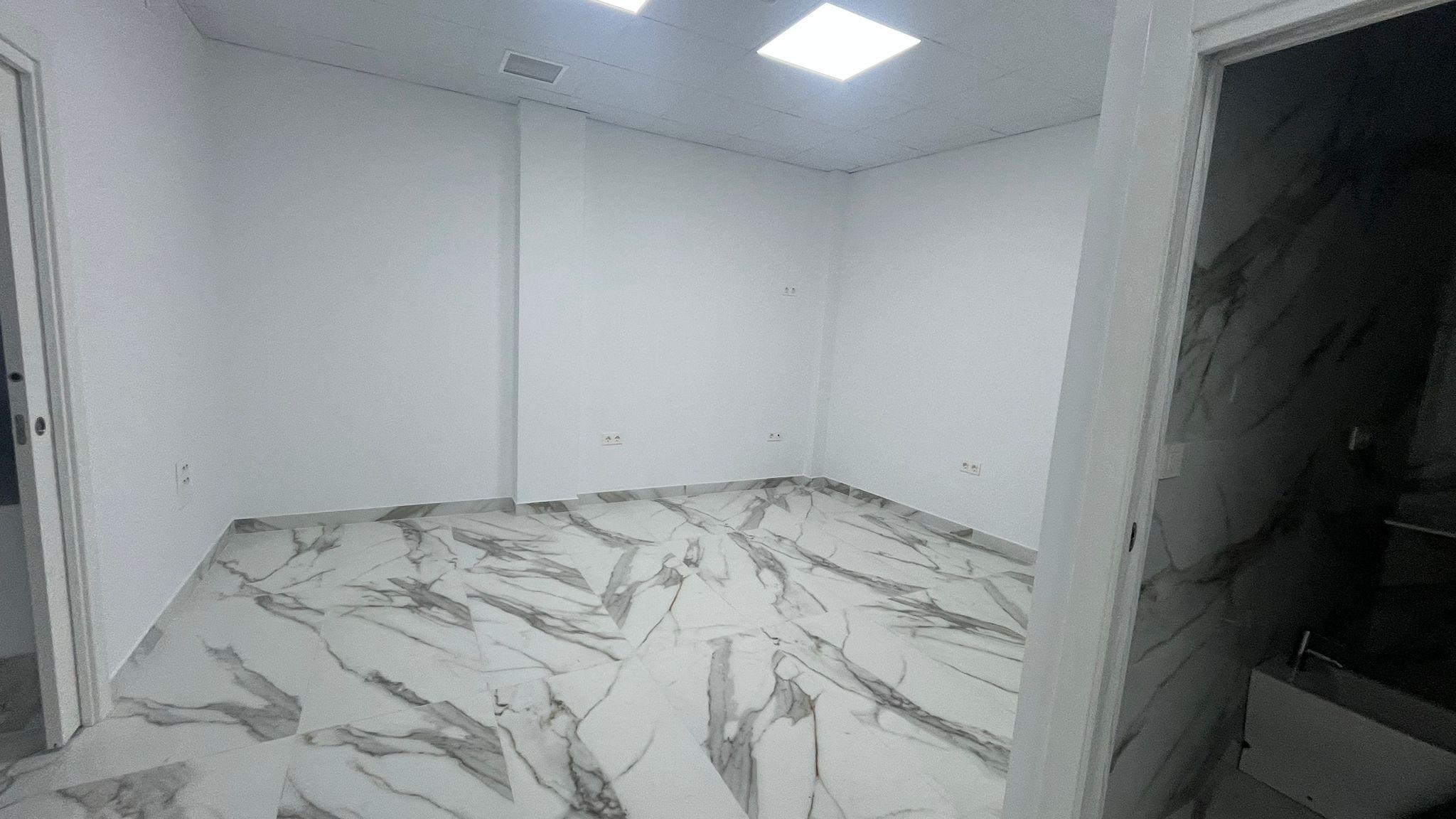 Imagen 9 Local Comercial en alquiler en Fuengirola / Zona Edificio Milan- Fuengirola