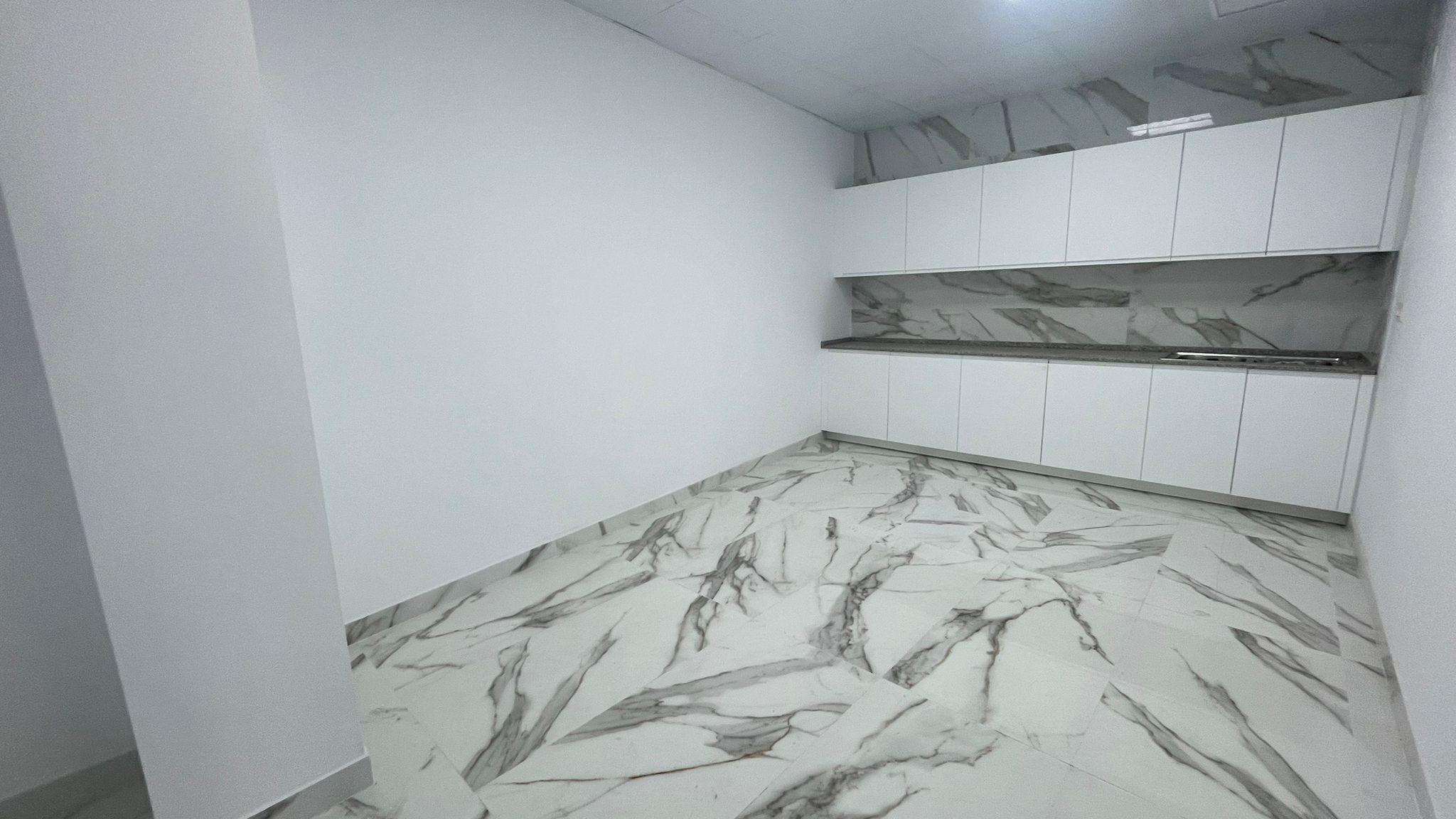 Imagen 5 Local Comercial en alquiler en Fuengirola / Zona Edificio Milan- Fuengirola
