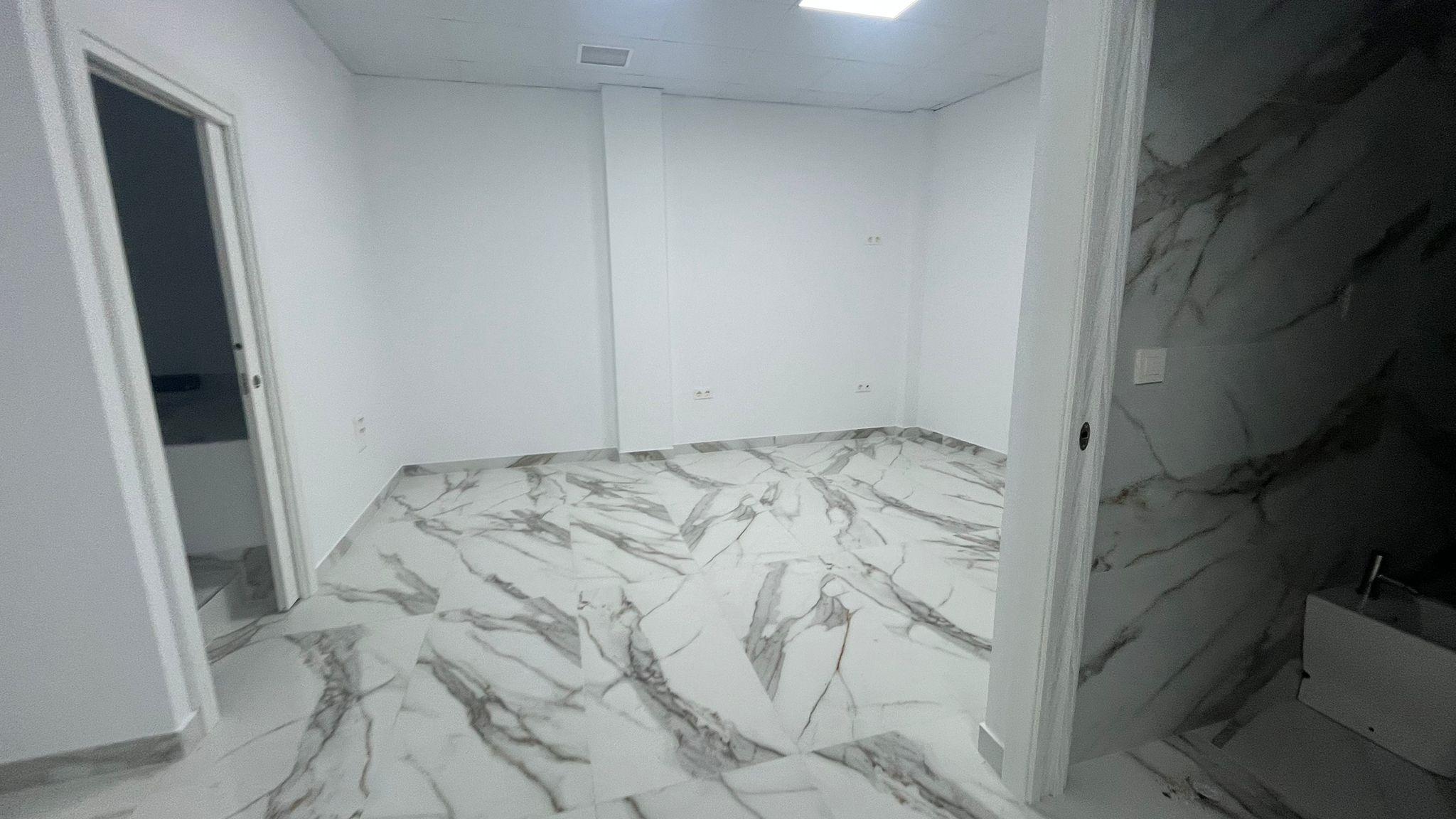 Imagen 4 Local Comercial en alquiler en Fuengirola / Zona Edificio Milan- Fuengirola