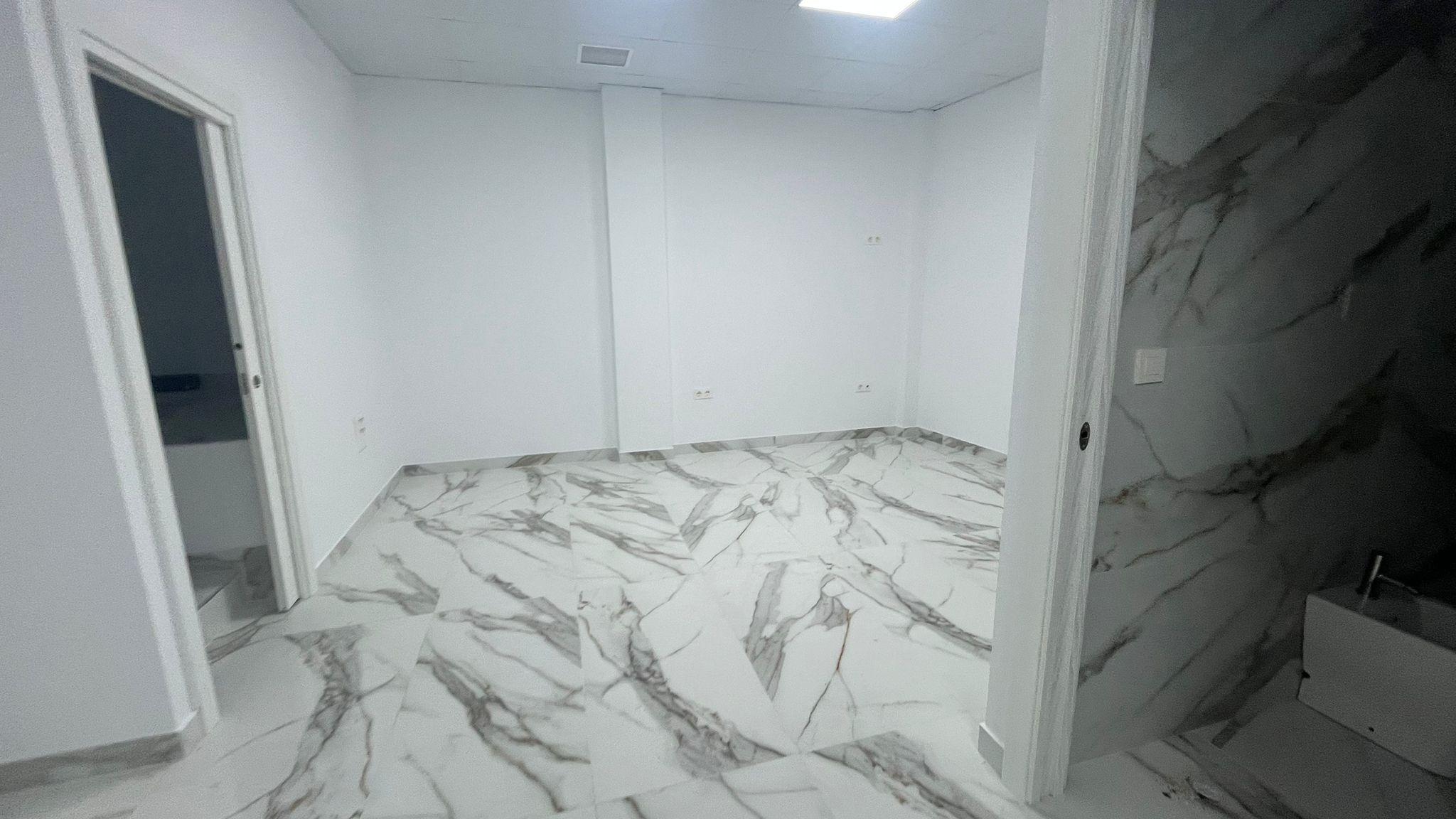 Imagen 15 Local Comercial en alquiler en Fuengirola / Zona Edificio Milan- Fuengirola