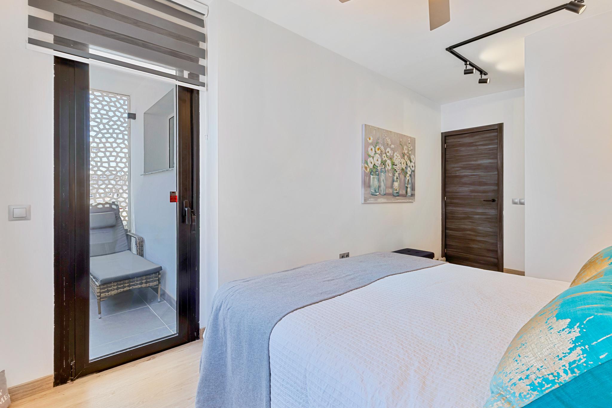 Imagen 15 Ático en venta en Fuengirola / Centro-Segunda línea de playa