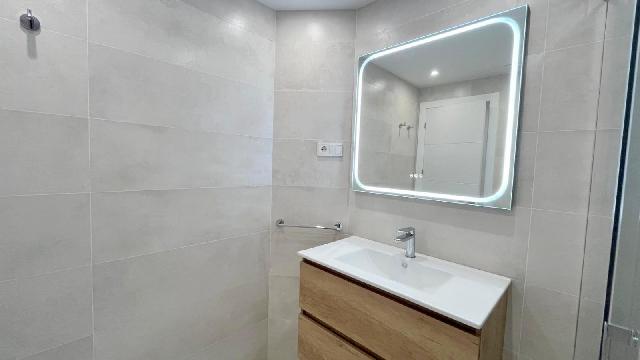Imagen 13 Inmueble 304553 - Apto. Playa en venta en Fuengirola / Edificio Detelina