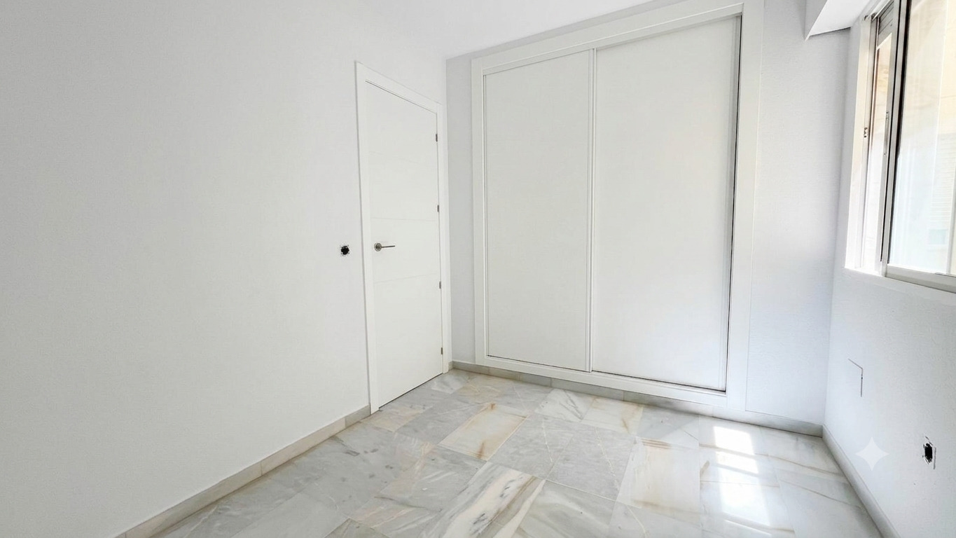 Imagen 16 Apto. Playa en venta en Fuengirola / Edificio Detelina