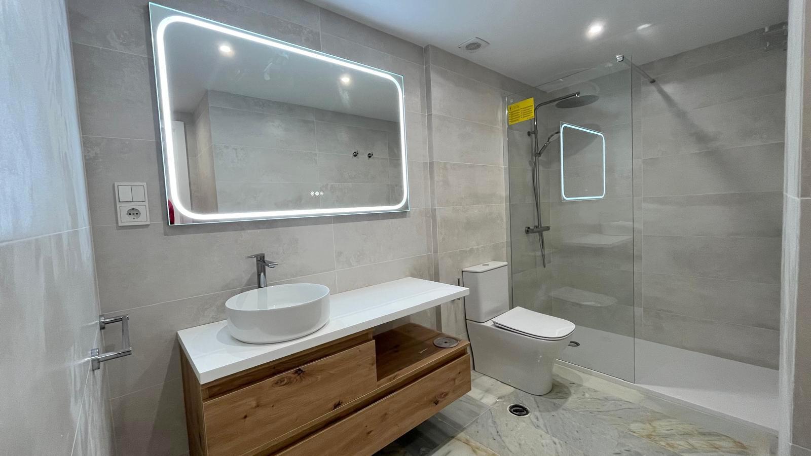 Imagen 14 Apto. Playa en venta en Fuengirola / Edificio Detelina