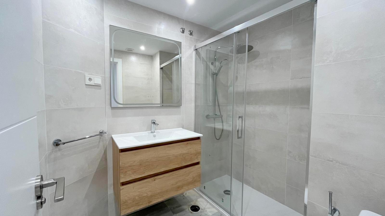 Imagen 12 Apto. Playa en venta en Fuengirola / Edificio Detelina