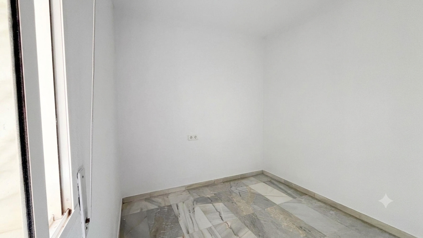 Imagen 15 Apto. Playa en venta en Fuengirola / Edificio Detelina