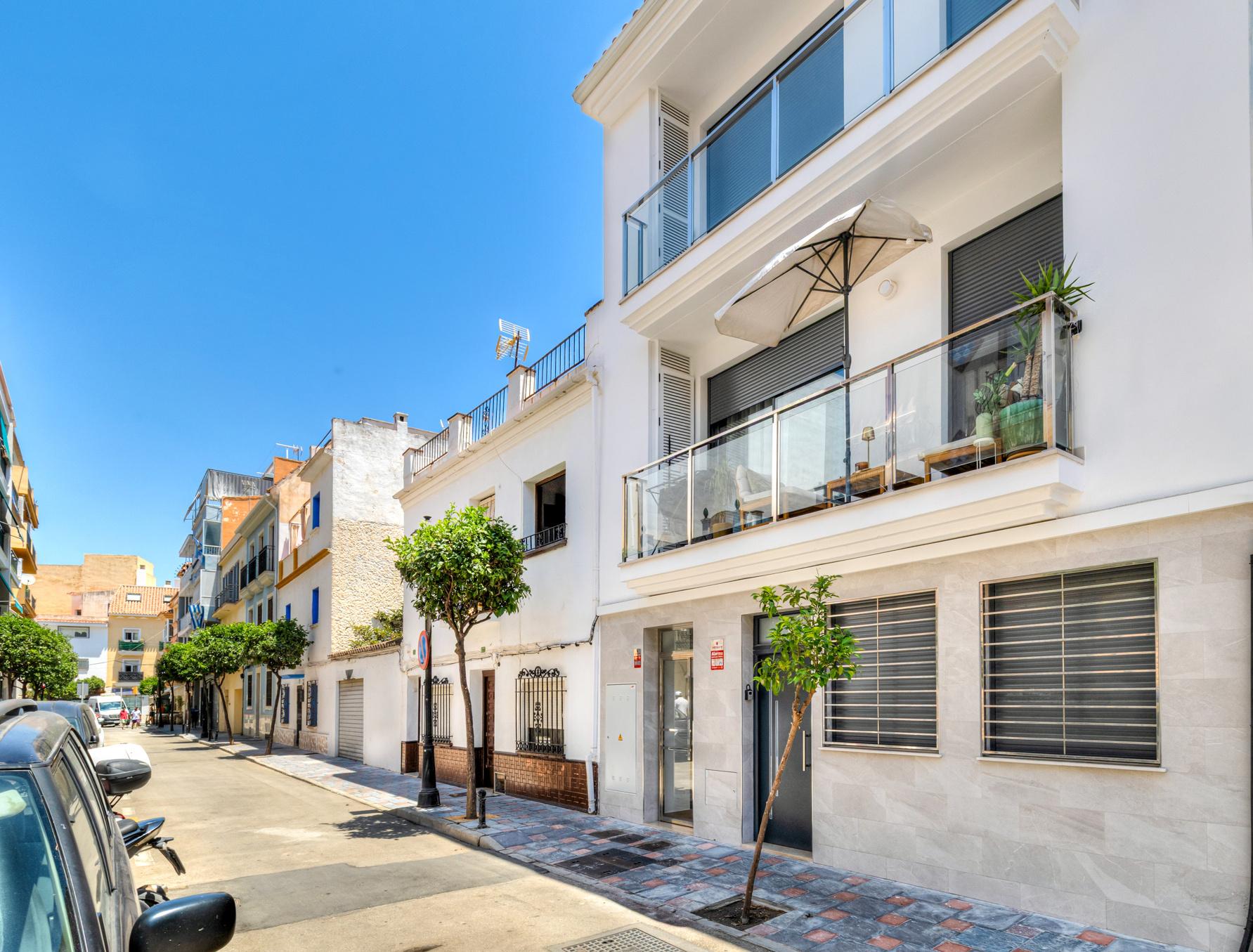 Imagen 1 Apto. Playa en venta en Fuengirola / Fuengirola Centro-Plaza Chinorros