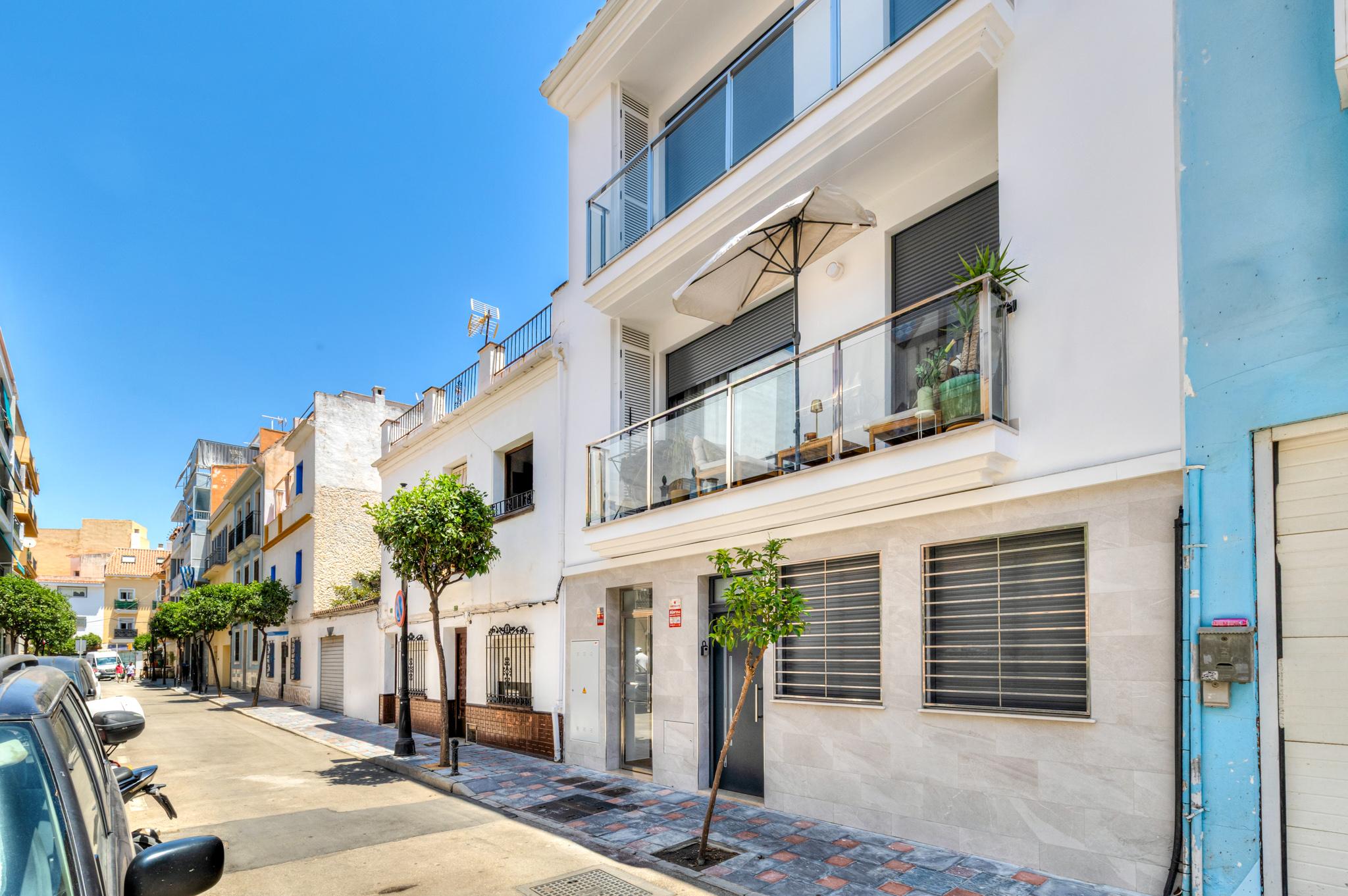 Imagen 2 Apto. Playa en venta en Fuengirola / Fuengirola Centro-Plaza Chinorros