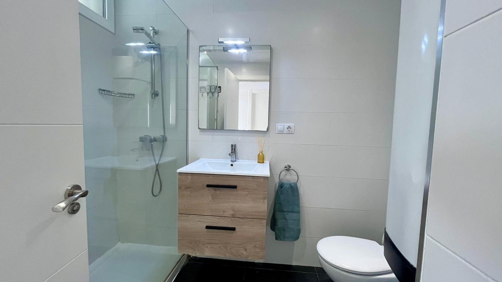 Imagen 14 Apto. Playa en venta en Fuengirola / Paseo Marítimo - Edf. Perla