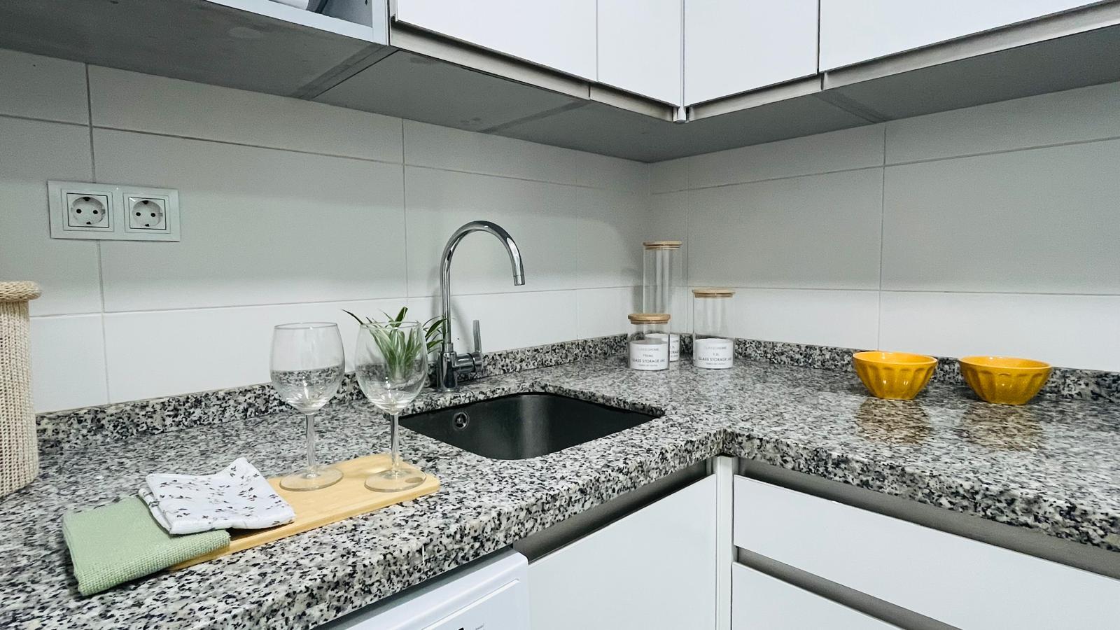 Imagen 7 Apto. Playa en venta en Fuengirola / Paseo Marítimo - Edf. Perla
