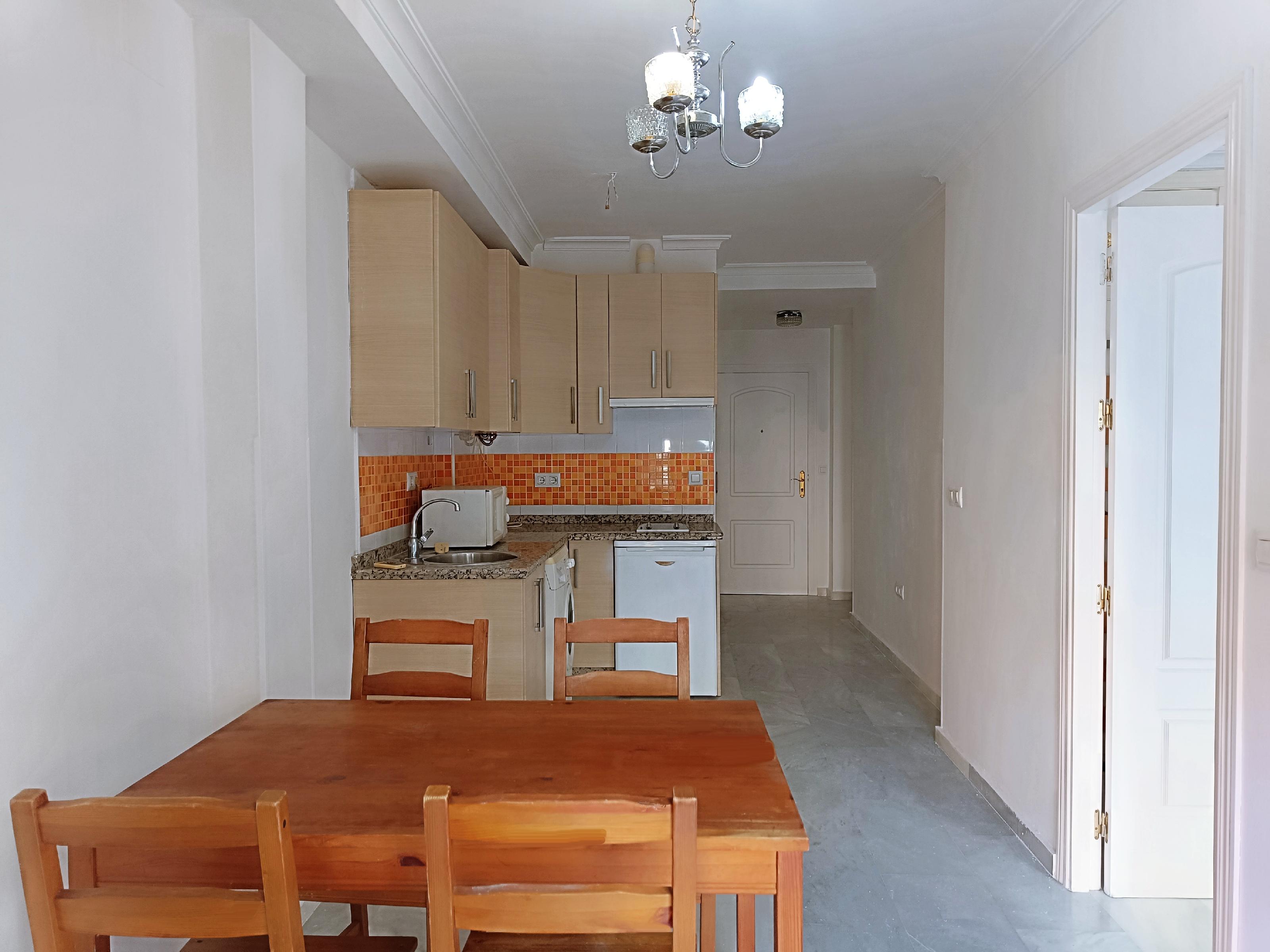 Imagen 4 Apto. Playa en venta en Fuengirola / Puerto Deportivo de Fuengirola