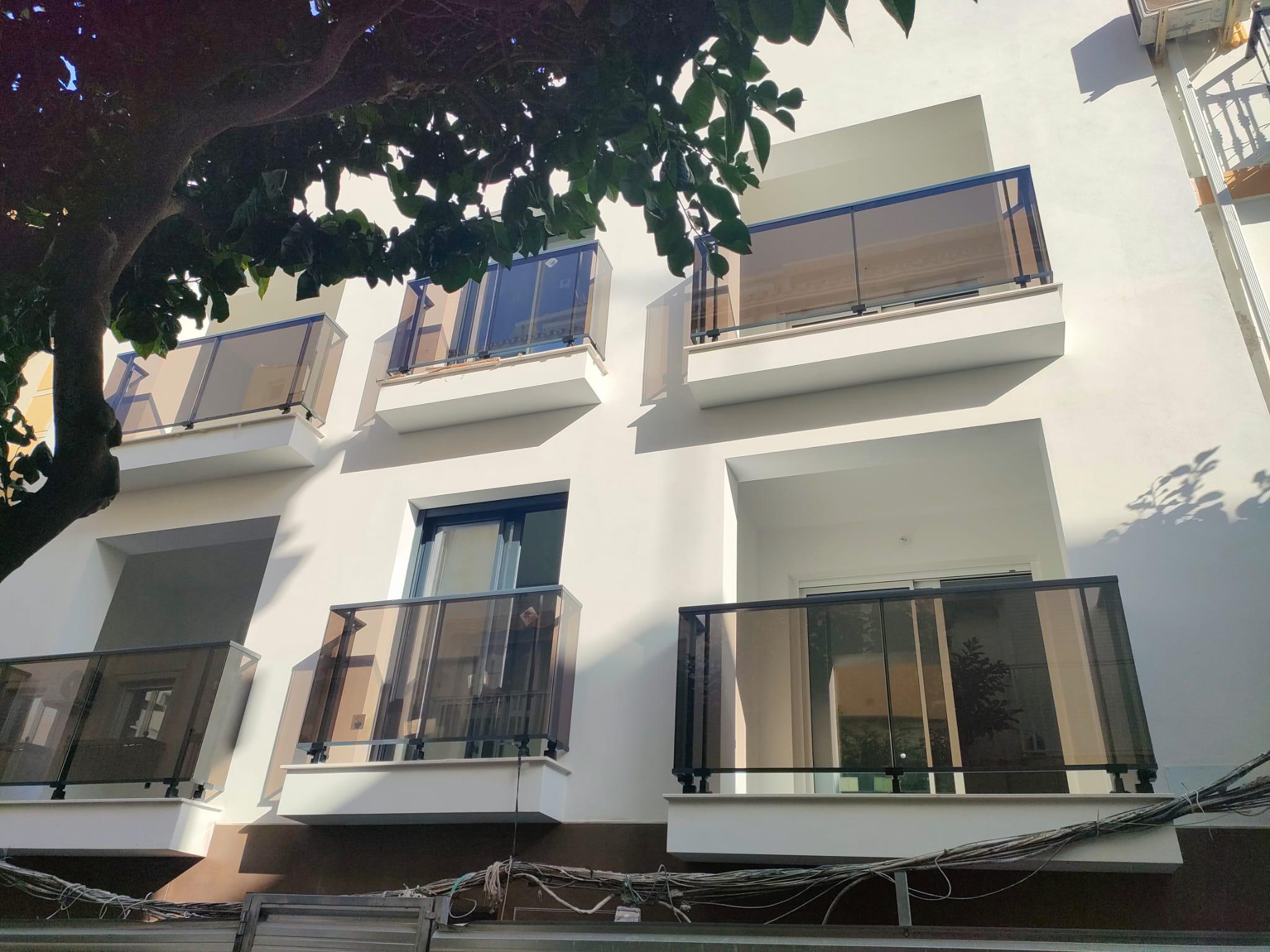 Imagen 19 Apto. Playa en venta en Fuengirola / Puerto Deportivo
