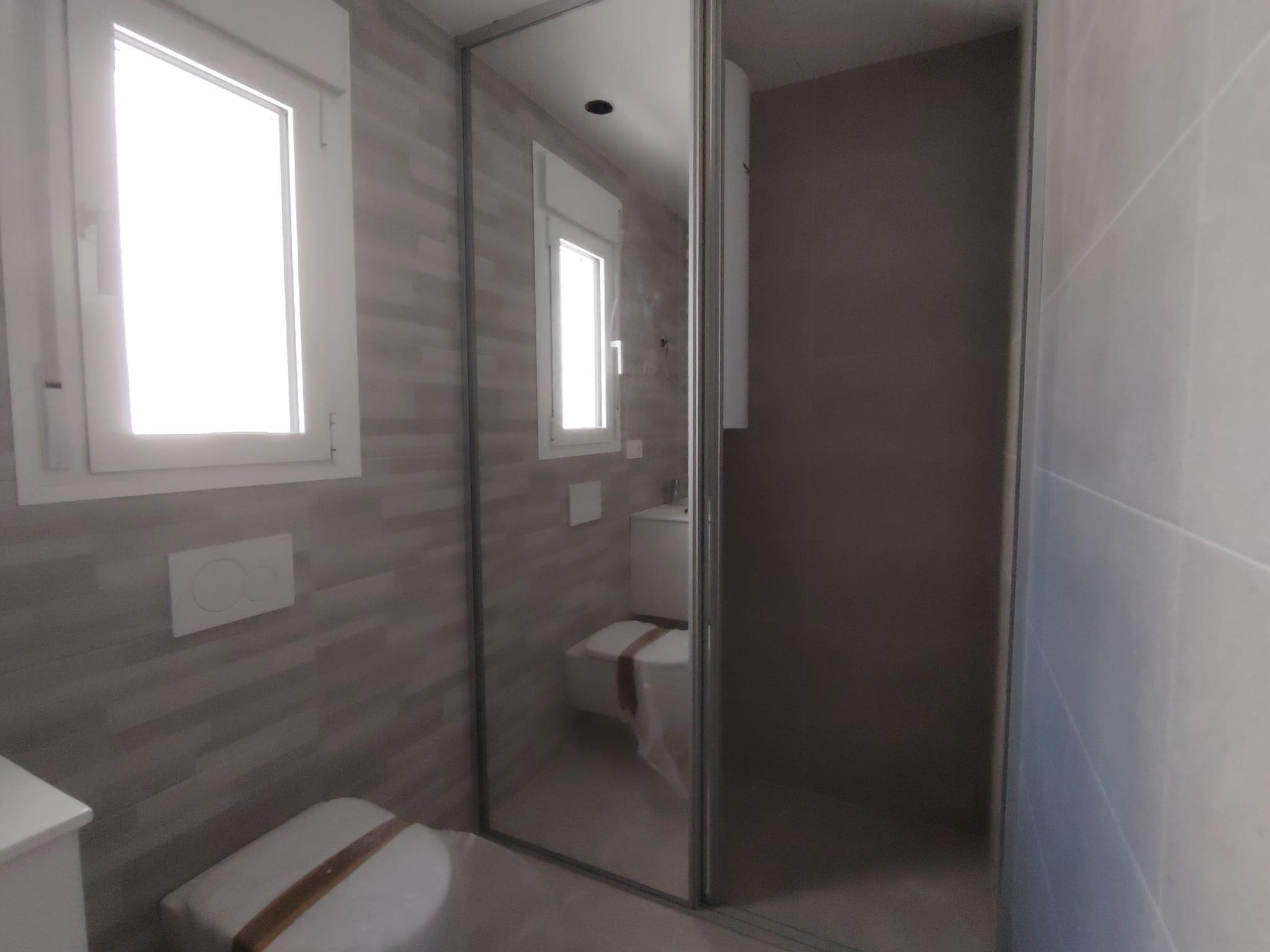 Imagen 15 Apto. Playa en venta en Fuengirola / Puerto Deportivo