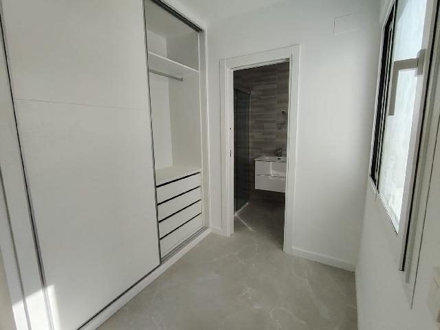 Imagen 11 Inmueble 305633 - Apto. Playa en venta en Fuengirola / Puerto Deportivo