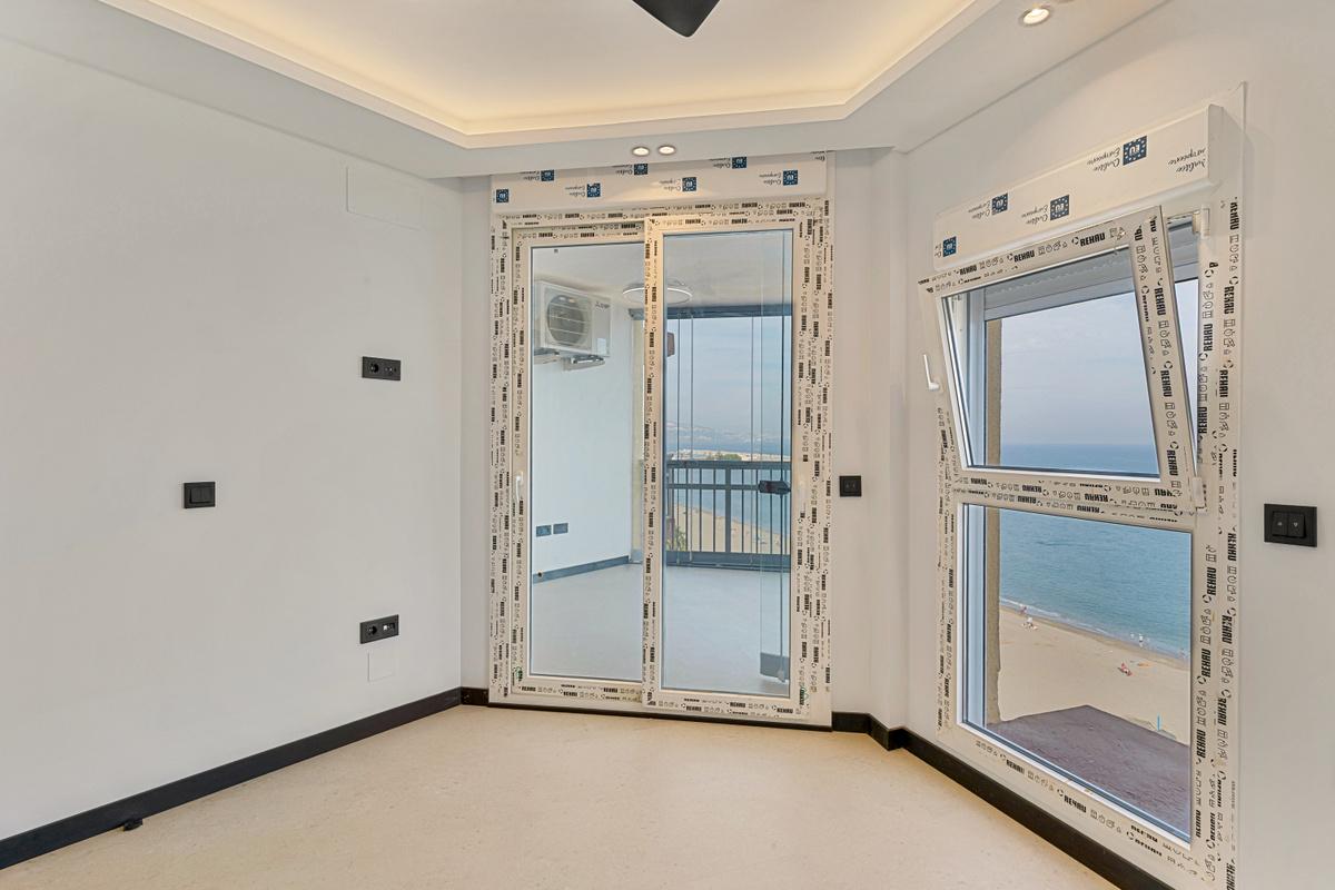 Imagen 10 Apto. Playa en venta en Fuengirola / Paseo Marítimo Fuengirola