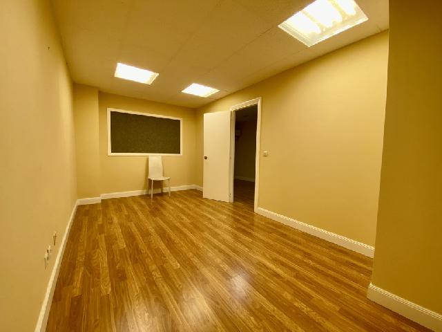 Imagen 3 Inmueble 245391 - Oficina Comercial en alquiler en Donostia-San Sebastián / Calle Camino-Despacho en edifici...