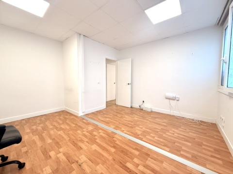 Imagen 2 Oficina Comercial en alquiler en Donostia-San Sebastián / Calle Camino-Despacho en edifici...