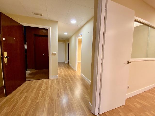 Imagen 1 Inmueble 245391 - Oficina Comercial en alquiler en Donostia-San Sebastián / Calle Camino-Despacho en edifici...