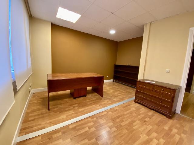 Imagen 12 Inmueble 245391 - Oficina Comercial en alquiler en Donostia-San Sebastián / Calle Camino-Despacho en edifici...