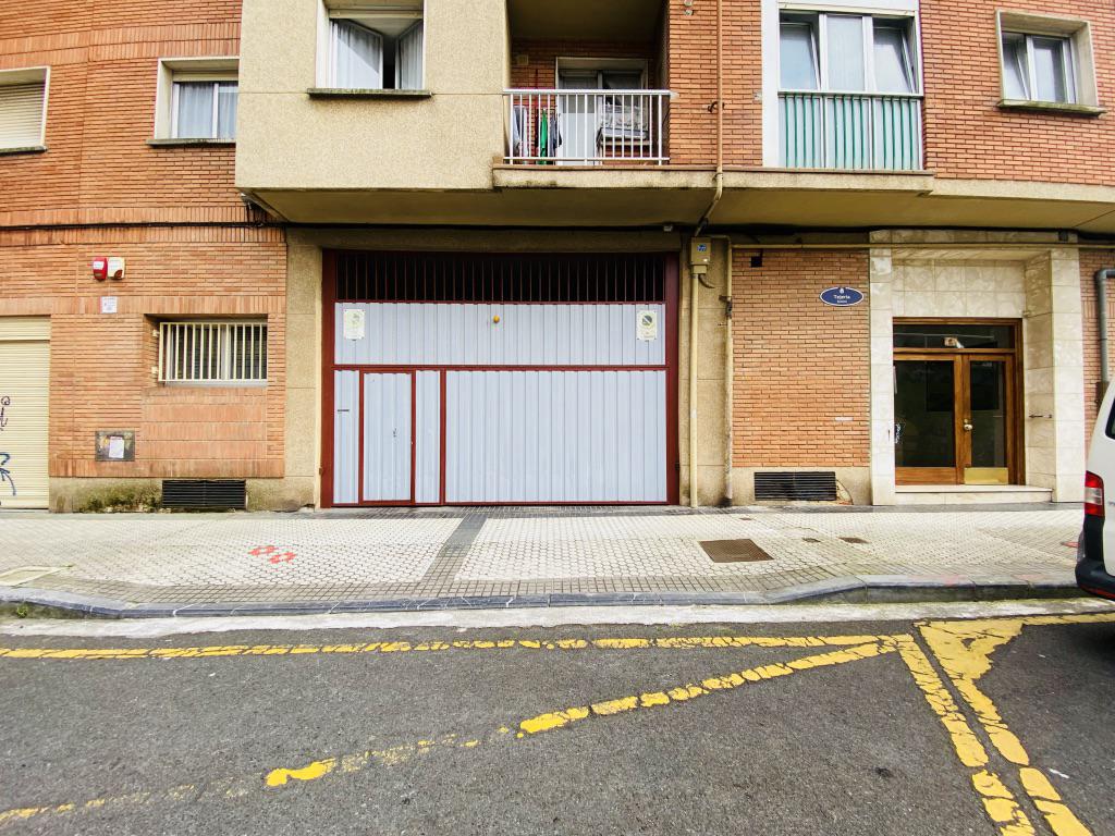 Imagen 4 Parking Coche en venta en Donostia-San Sebastián / Calle Tejeria-Eguia-Donostia