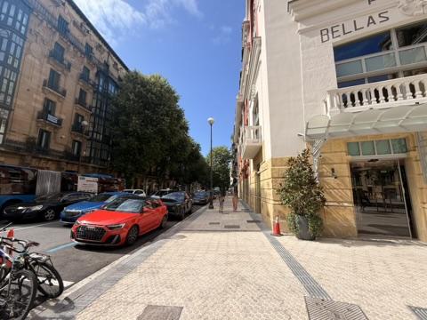 Imagen 7 Inmueble 282500 - Local Comercial en venta en Donostia-San Sebastián / A escasos metros del Palacio Bellas a...