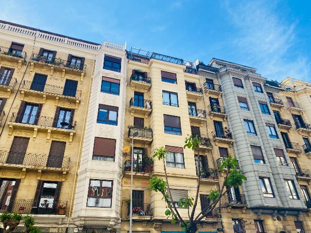 Imagen 2 Inmueble 288081 - Piso en alquiler en Donostia-San Sebastián / Pº Colón-Cercano al puebte Sta. Catalina-Donostia