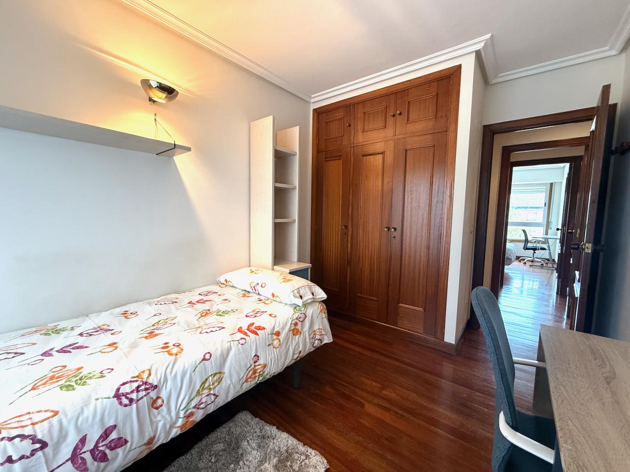 Imagen 4 Piso en venta en Donostia-San Sebastián / Paseo de Mons - Intxaurrondo - Donostia