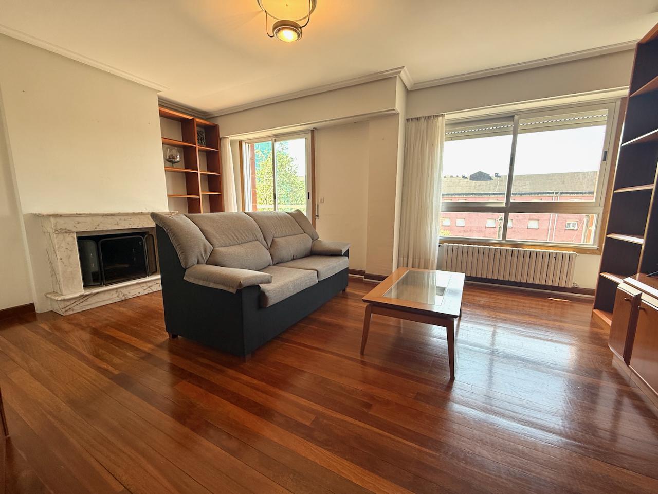 Imagen 1 Piso en venta en Donostia-San Sebastián / Paseo de Mons - Intxaurrondo - Donostia