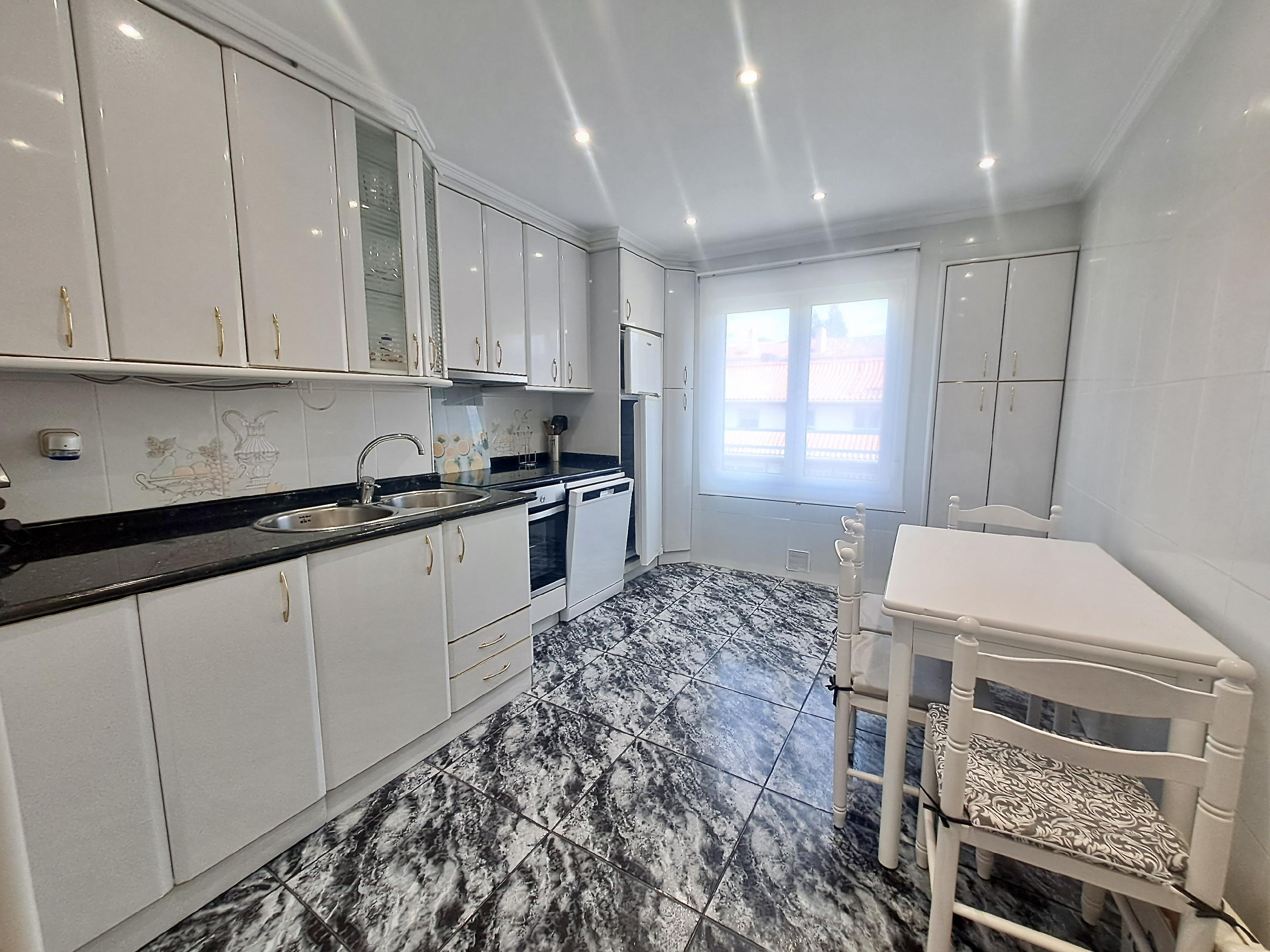 Imagen 9 Piso en alquiler en Donostia-San Sebastián / Avenida Ametzagaña - Egia - Donostia