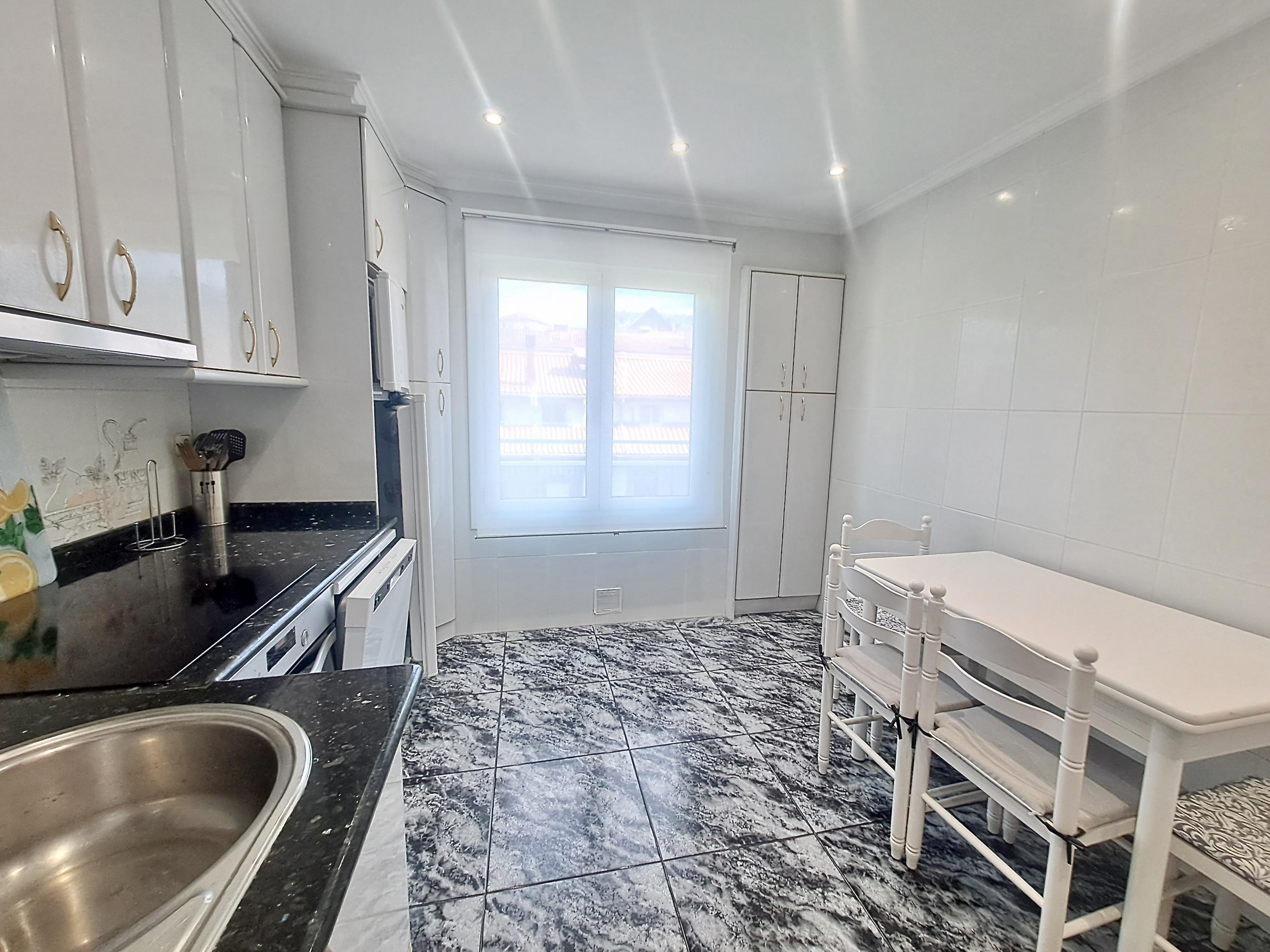 Imagen 10 Piso en alquiler en Donostia-San Sebastián / Avenida Ametzagaña - Egia - Donostia