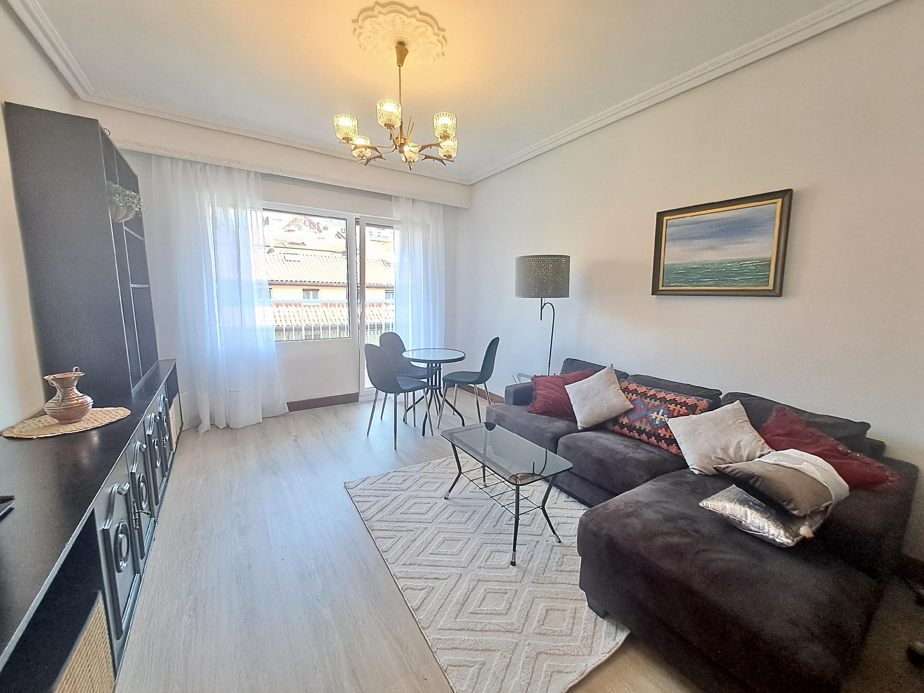 Imagen 2 Piso en alquiler en Donostia-San Sebastián / Avenida Ametzagaña - Egia - Donostia