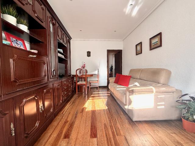 Imagen 3 Inmueble 297141 - Piso en venta en Donostia-San Sebastián / Calle Gloria-Gros-Donostia