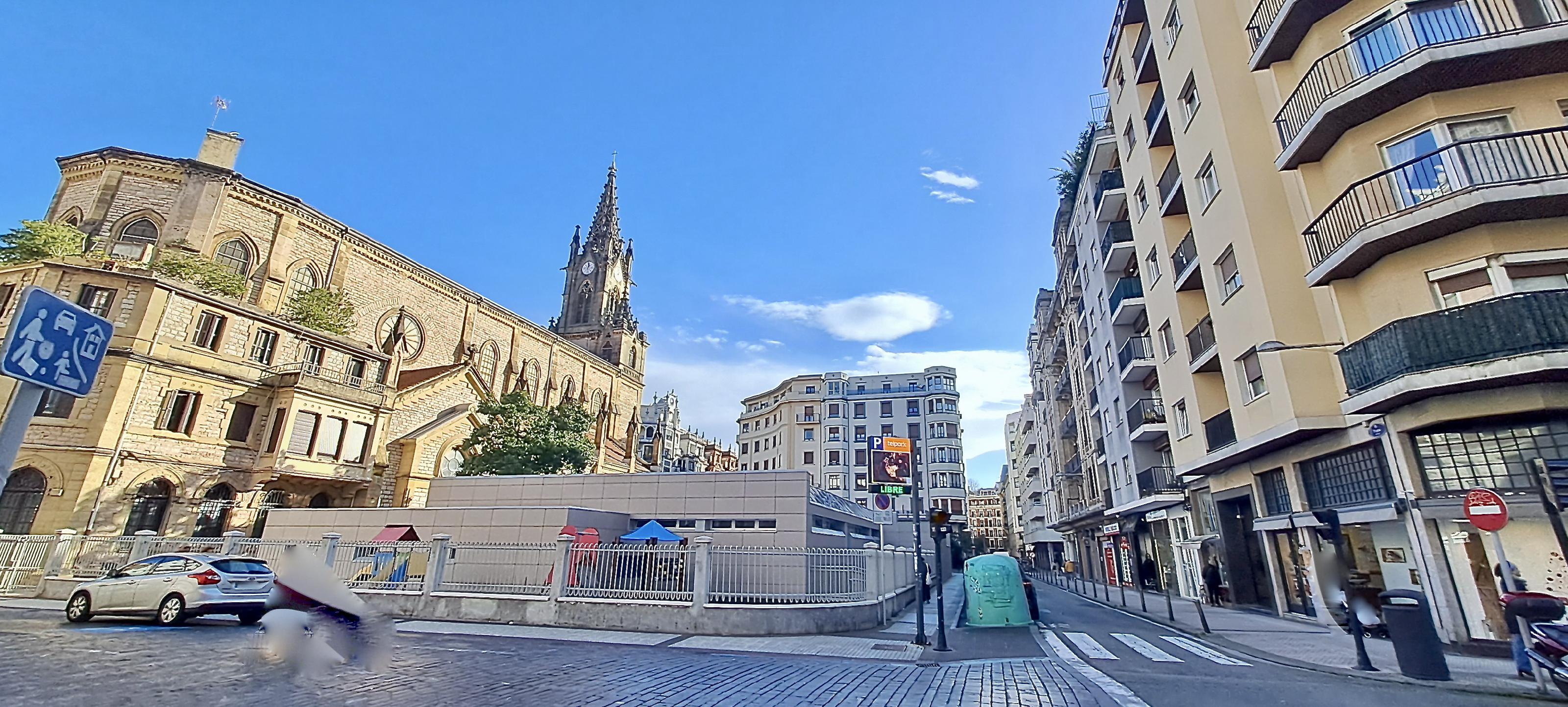 Imagen 1 Local Comercial en venta en Donostia-San Sebastián / Calle Trueba, próximo a Zabaleta