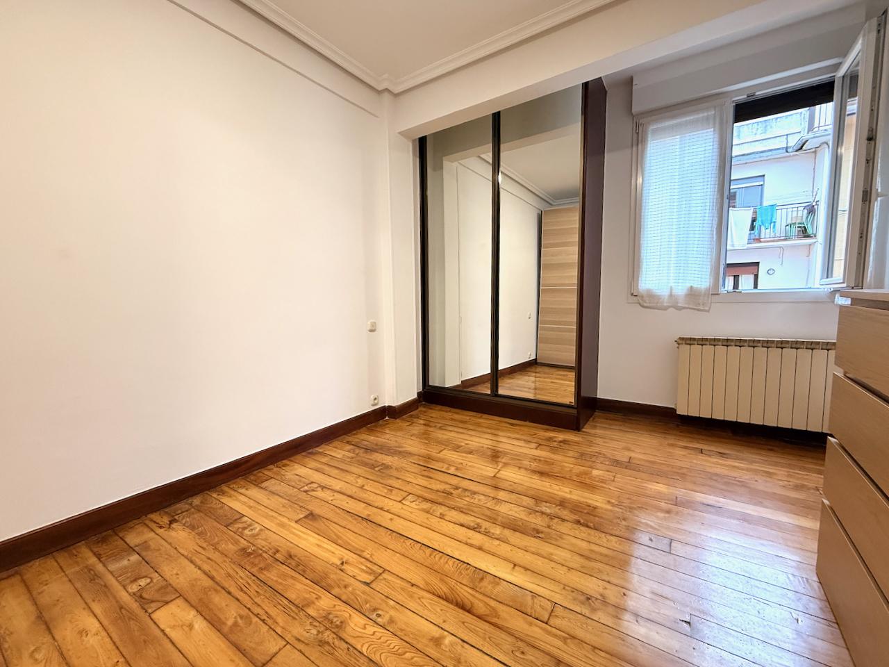 Imagen 4 Piso en venta en Donostia-San Sebastián / Secundino Esnaola - Gros - Donostia