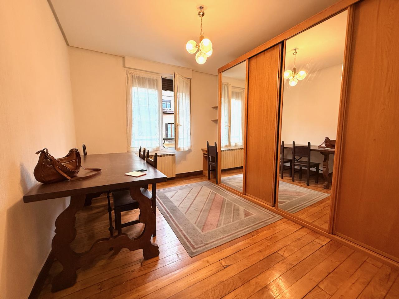 Imagen 2 Piso en venta en Donostia-San Sebastián / Secundino Esnaola - Gros - Donostia