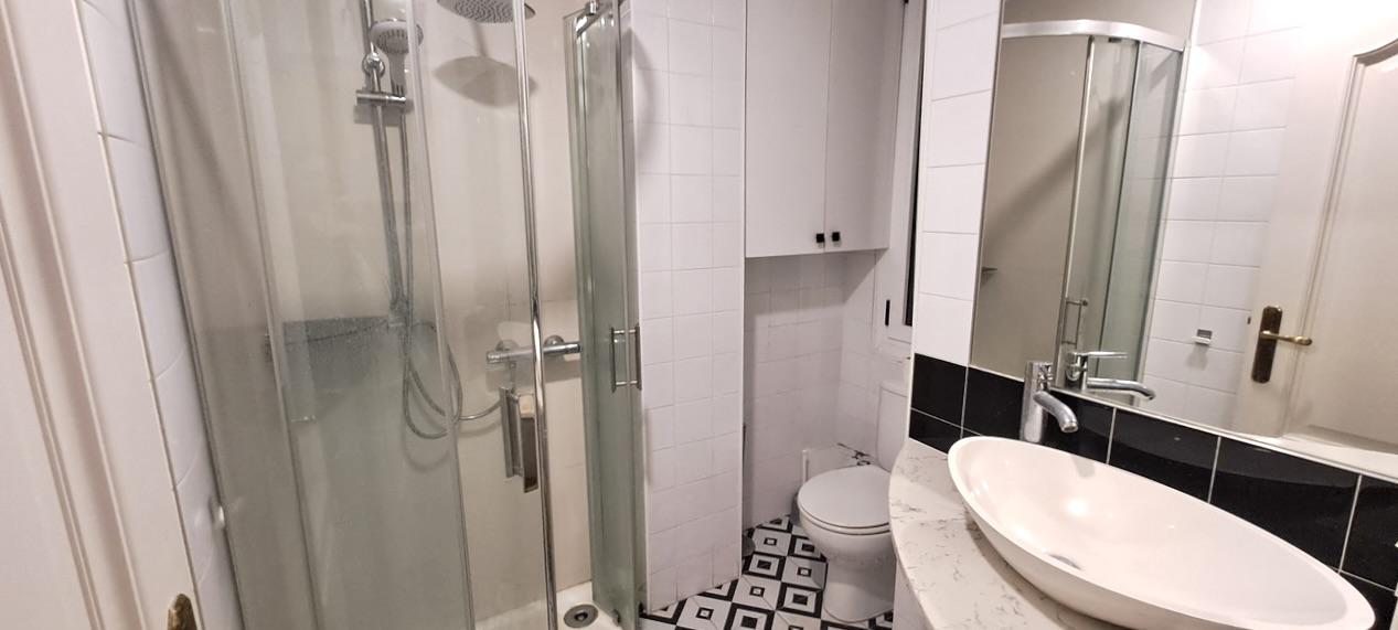 Imagen 5 Piso en venta en Donostia-San Sebastián / Al lado de la estación del topo