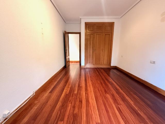 Imagen 10 Inmueble 301146 - Piso en venta en Donostia-San Sebastián / Pº de la Fe-Miraconcha-Donostia