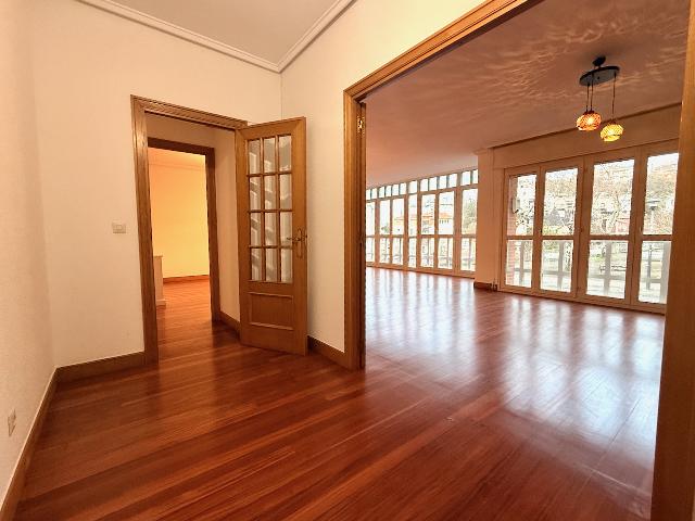 Imagen 2 Inmueble 301146 - Piso en venta en Donostia-San Sebastián / Pº de la Fe-Miraconcha-Donostia