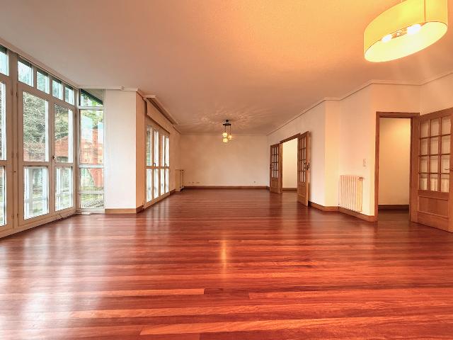 Imagen 1 Inmueble 301146 - Piso en venta en Donostia-San Sebastián / Pº de la Fe-Miraconcha-Donostia