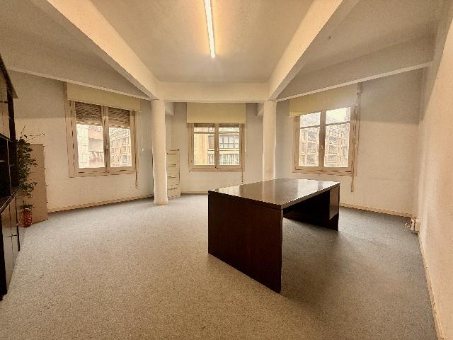 Imagen 1 Inmueble 301153 - Oficina Comercial en alquiler en Donostia-San Sebastián / Calle Segundo Izpizua - Gros - D...