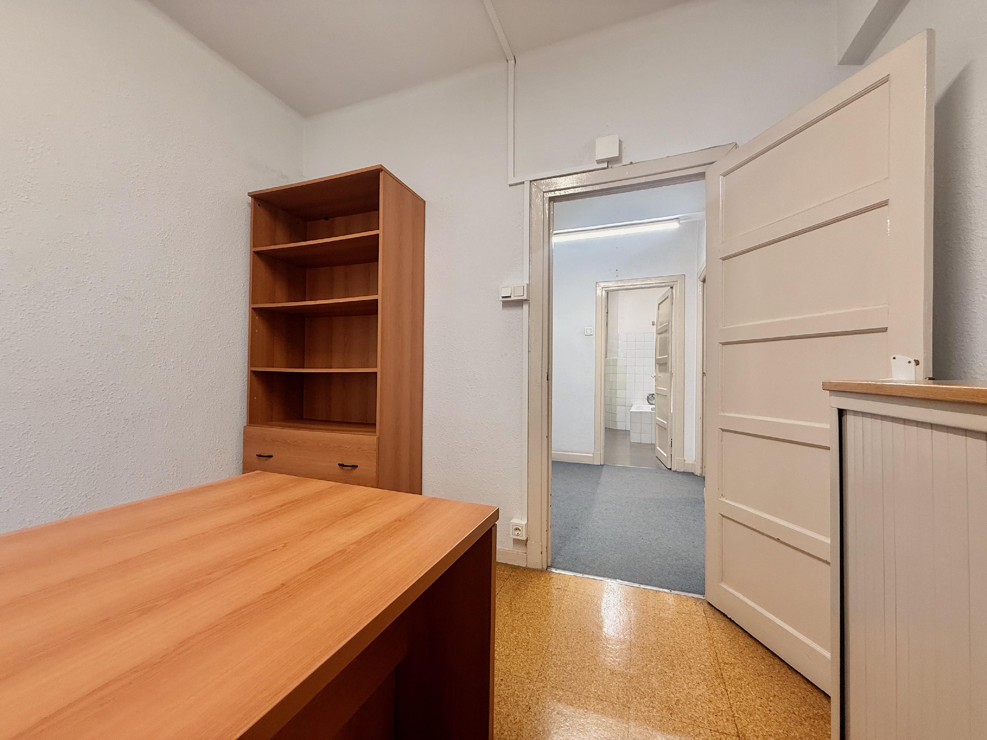 Imagen 15 Oficina Comercial en alquiler en Donostia-San Sebastián / Calle Segundo Izpizua - Gros - D...