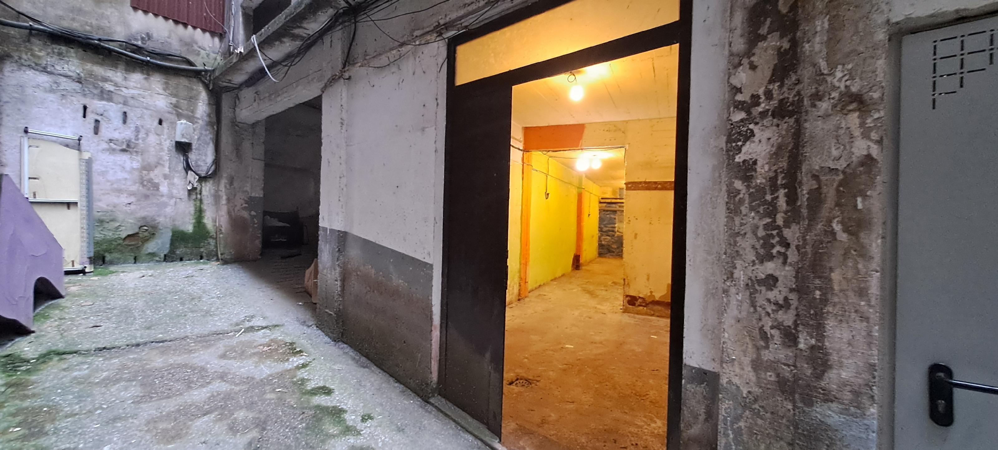 Imagen 3 Local Industrial en alquiler en Donostia-San Sebastián / Calle Carquizano-Gros-Donostia