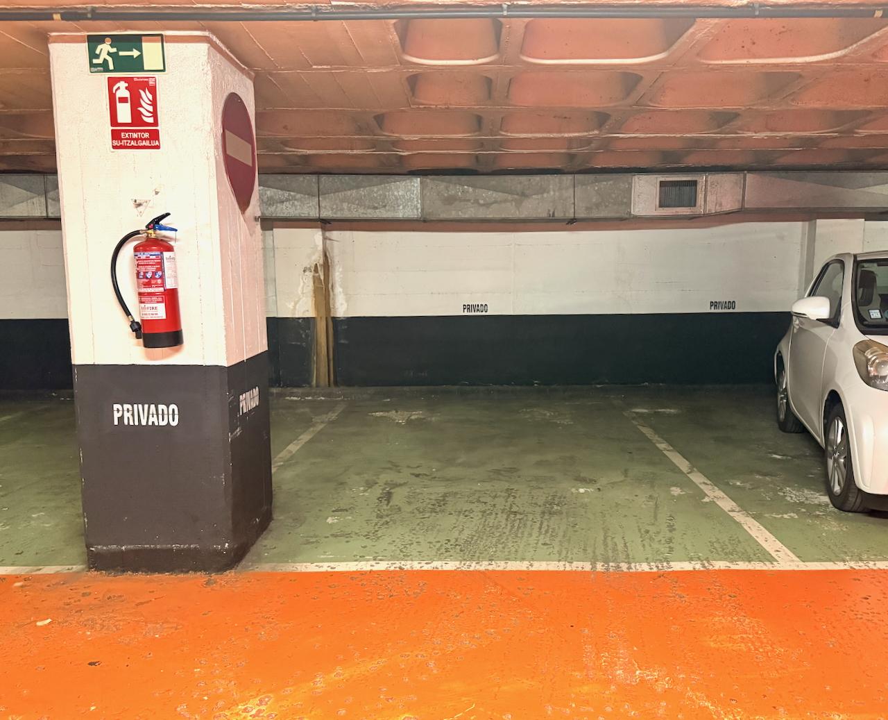 Imagen 1 Parking Coche en alquiler en Donostia-San Sebastián / Txofre - Gros - Domsotia