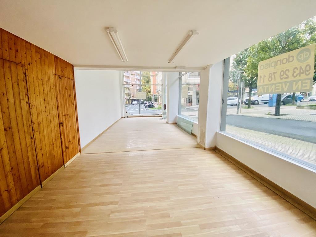Imagen 4 Local Comercial en venta en Donostia-San Sebastián / Calle Virgen del Carmen - Eguía - Donostia