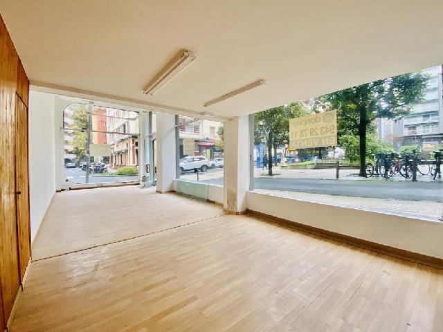 Imagen 2 Inmueble 302167 - Local Comercial en venta en Donostia-San Sebastián / Calle Virgen del Carmen - Eguía - Donostia