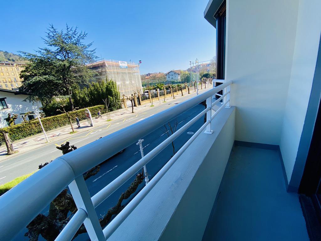 Imagen 12 Piso en venta en Donostia-San Sebastián / Av. de Navarra-Gros-Donostia